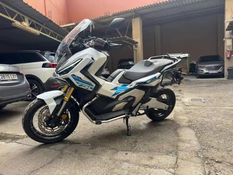 Dashcam Sentinelle Rider installée sur un maxi-scooter