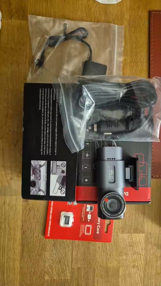 Pack de la dashcam avec carte mémoire